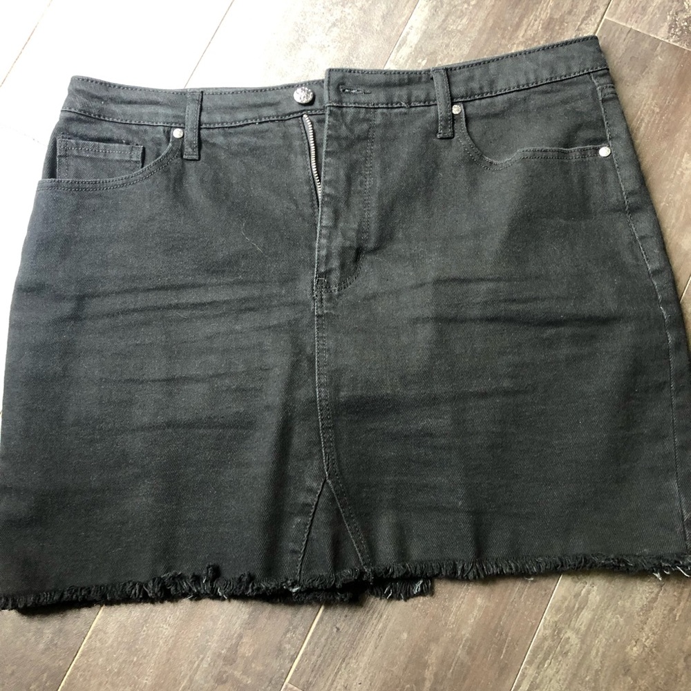 Wonderly black denim skirt